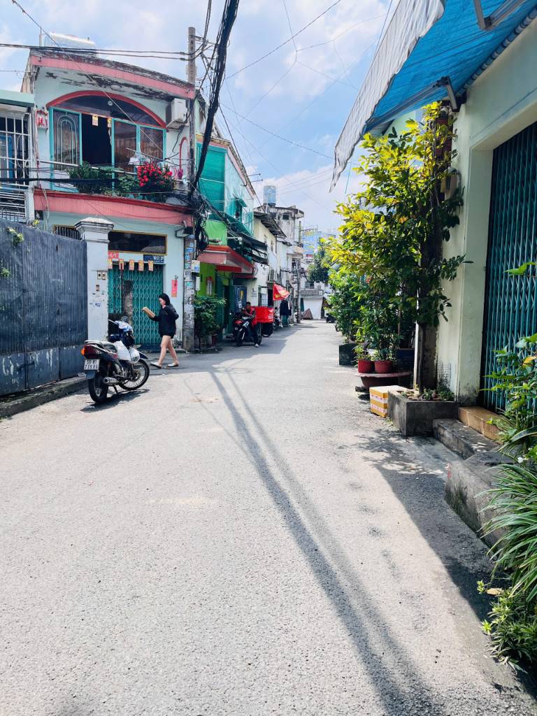 BÁN NHÀ HẺM TRỊNH ĐÌNH TRỌNG, TỐNG VĂN TRÂN, GIÁP QUẬN 11, 5.9x26.5M, 2 MT TRƯỚC SAU, GIÁ 12 TỶ